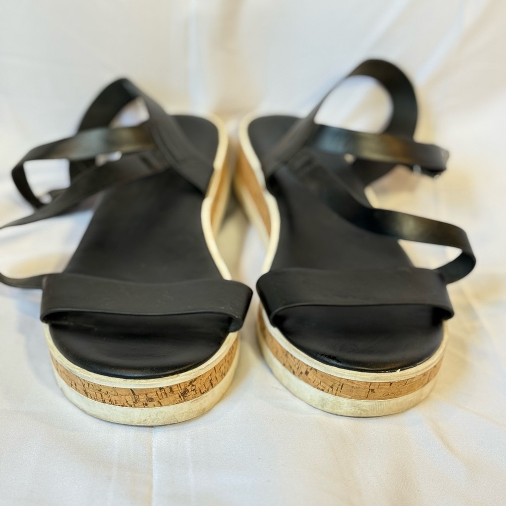 Universal Thread Sz 10 Black Platform Sandals
